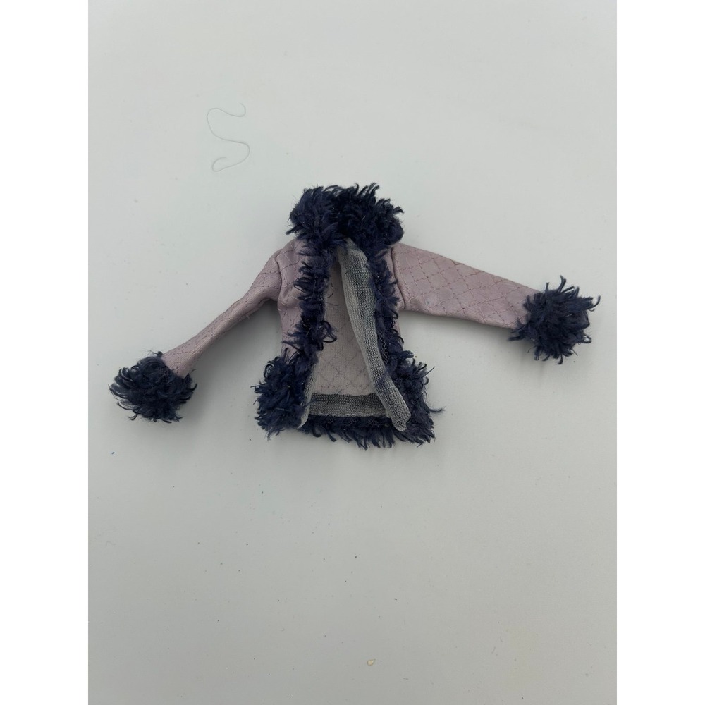 Bratz Winter Wonderland Dana purple jacket fur